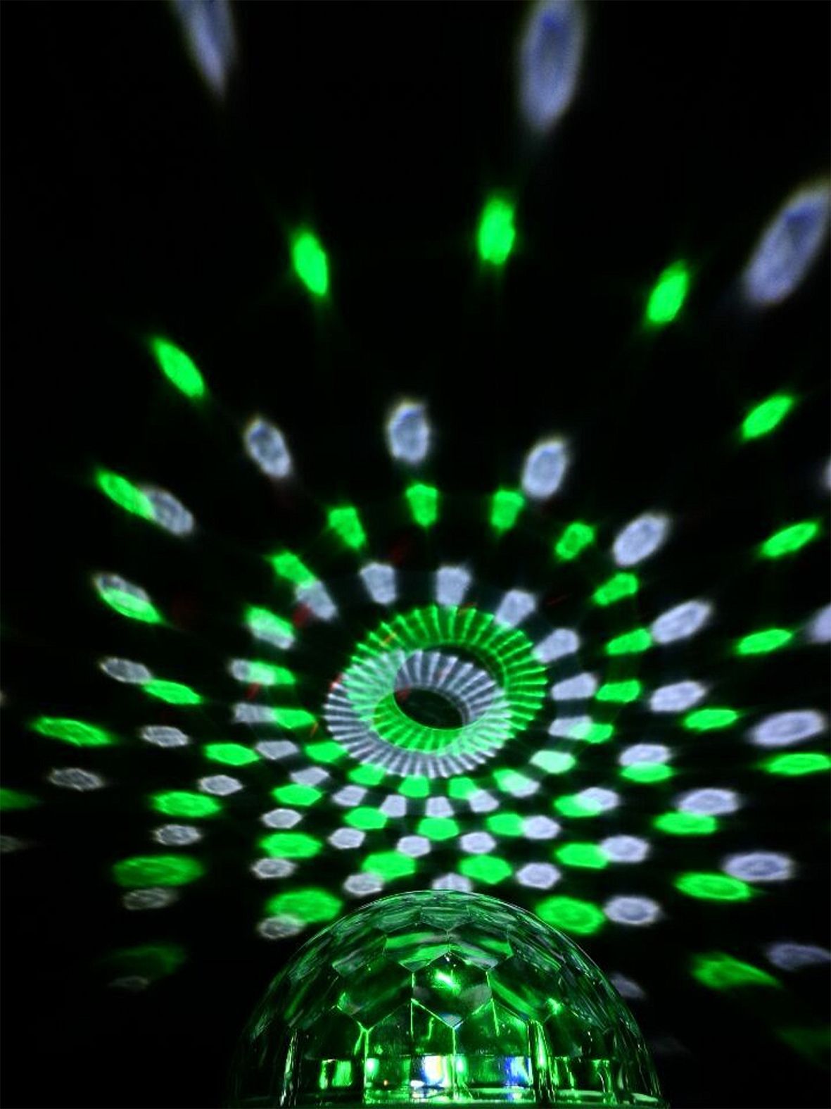 Ibiza Astro-Bat RGBA LED Light Effect