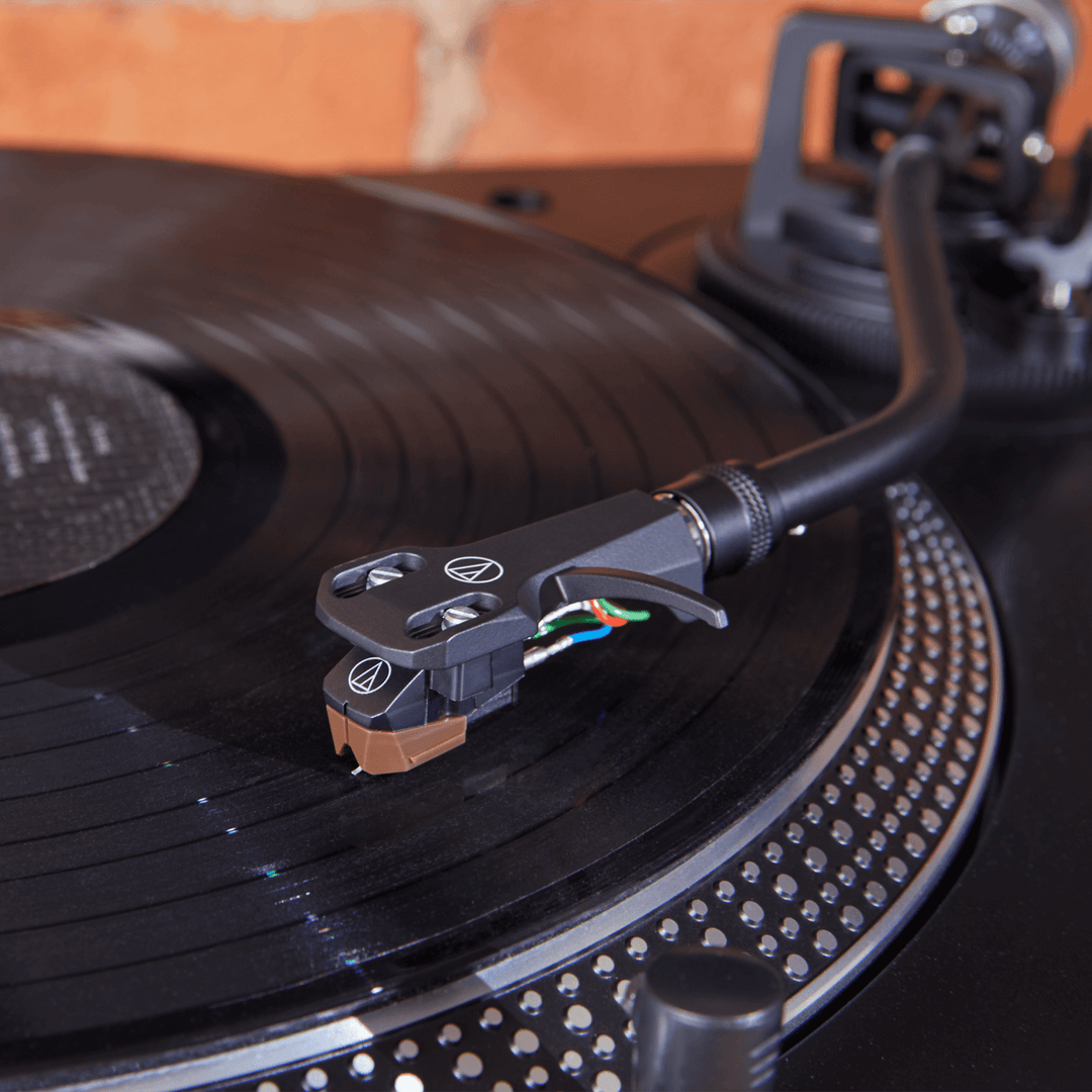 Audio-Technica AT-VM95SH/H VM95 Headshell avec Nål
