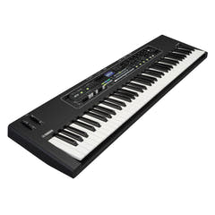 Yamaha CK76 Stage Keyboard med 76 semivægtede tangenter