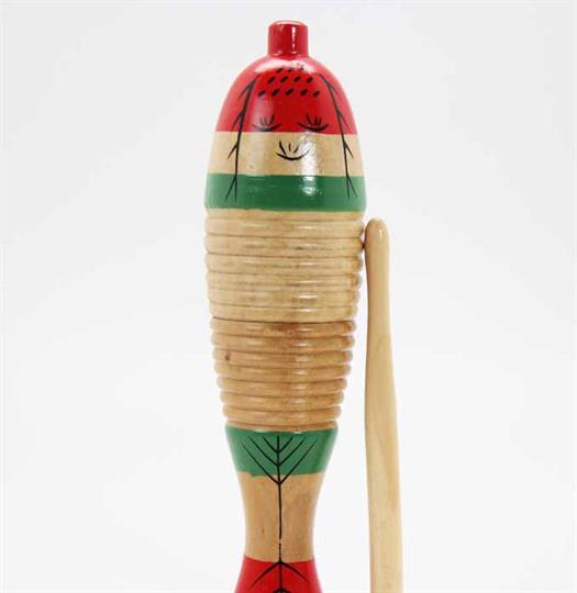 Guiro en bois avec motif amusant