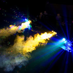 Light4Me GIG SET 2 Pack fête – Machine à brouillard, machine à bulles & effet lumineux 4-en-1