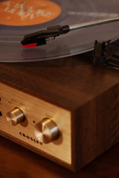 Crosley Miles Platine vinyle, noyer
