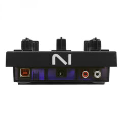 Native Instruments Traktor Z1 MK2 contrôleur de mixage DJ et interface audio