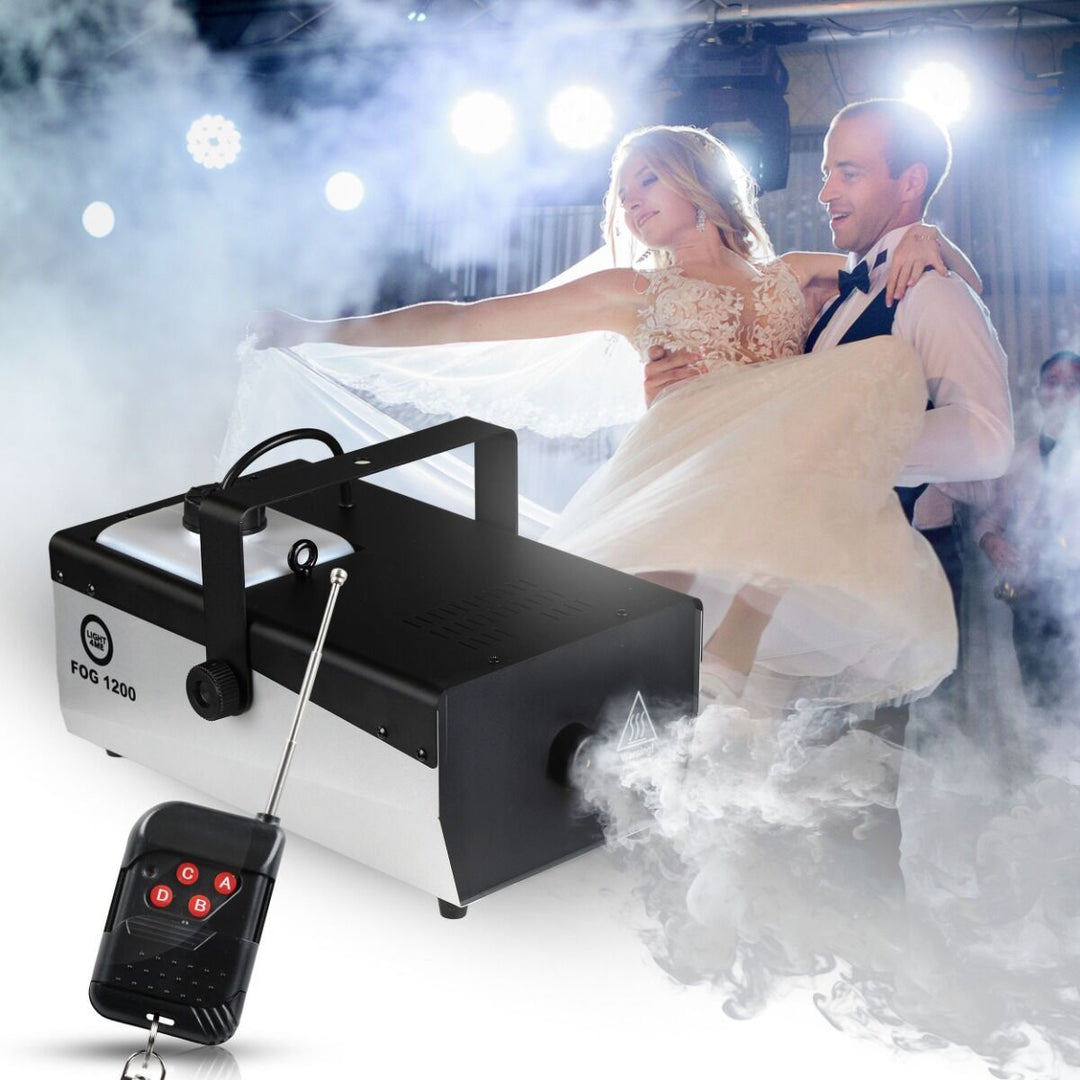 Light4Me Fog 1200 V2 Machine à brouillard 1200W avec télécommande sans fil & DMX